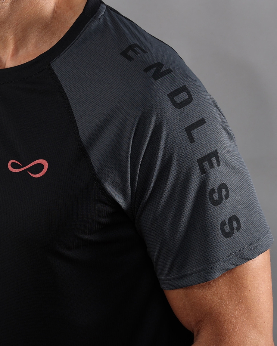 T-SHIRT FEISTY ICONIC BLACK TITANIUM