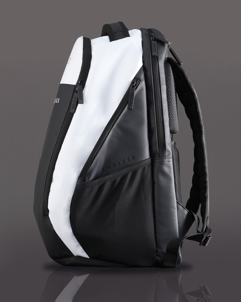 MOTXILLA AXYS BLACK WHITE