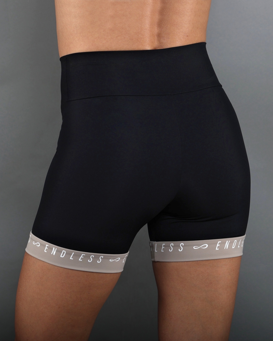 SHORT CHILL II BLACK DELAVE