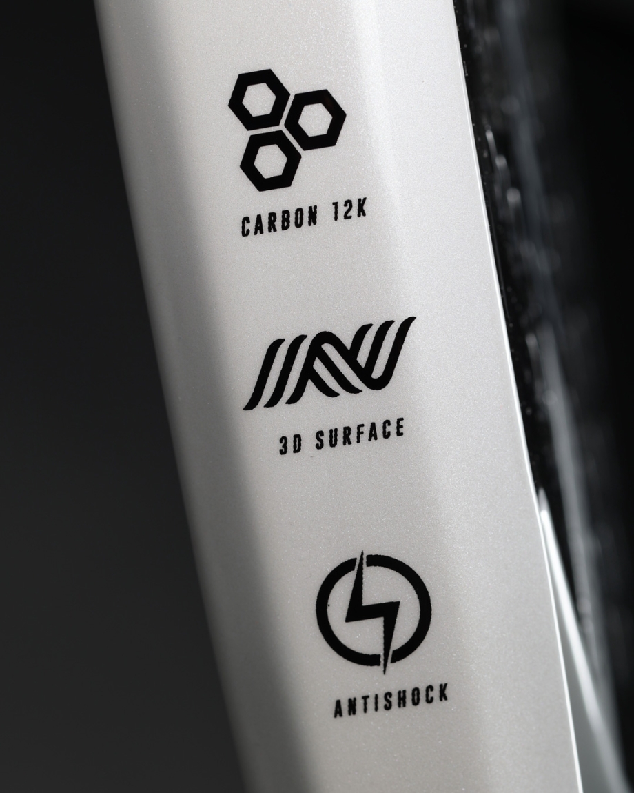 RACKET RAZOR REACT BLACK WHITE
