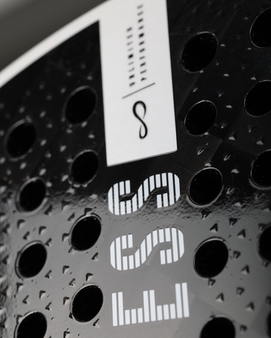 RACKET RAZOR REACT BLACK WHITE