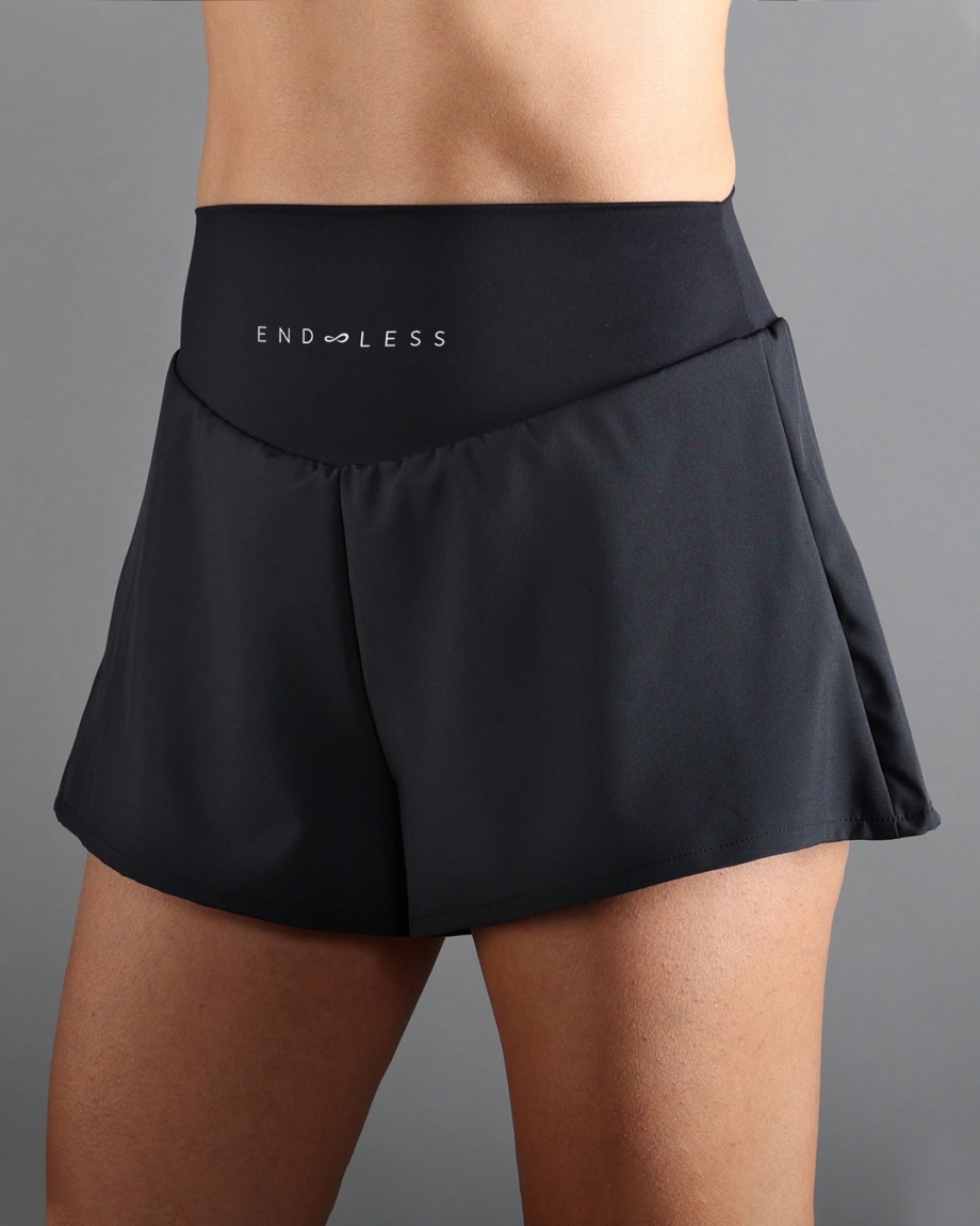 SHORT COURT BLACK