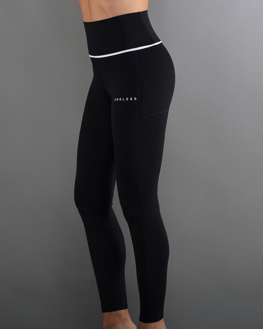 MALLES VANITY POCKET BLACK