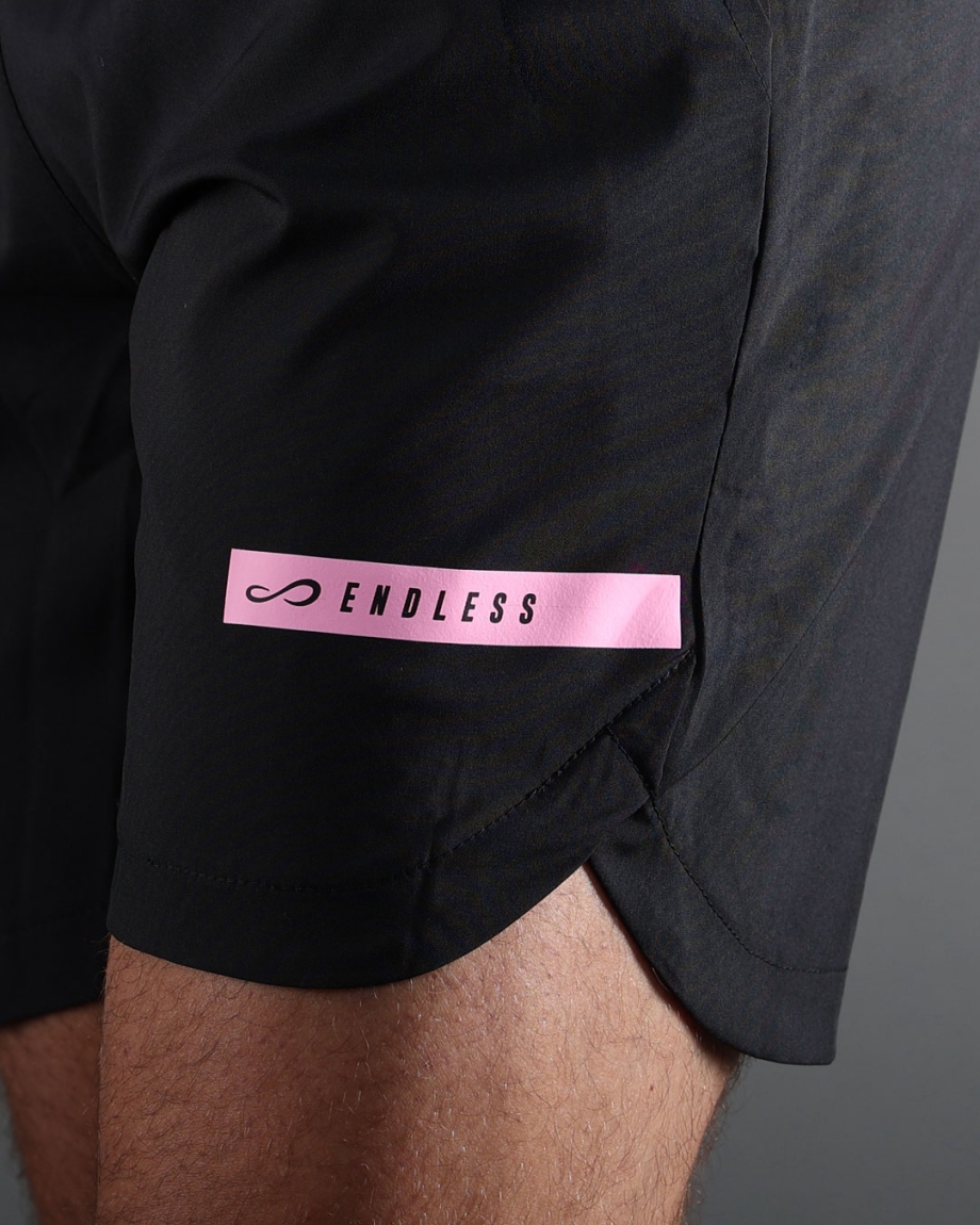SHORT SWIFT BLACK PINK